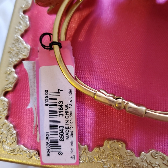 Nwt Betsey Johnson Floral Statement Bangle Bracelet rare! - Picture 6 of 9